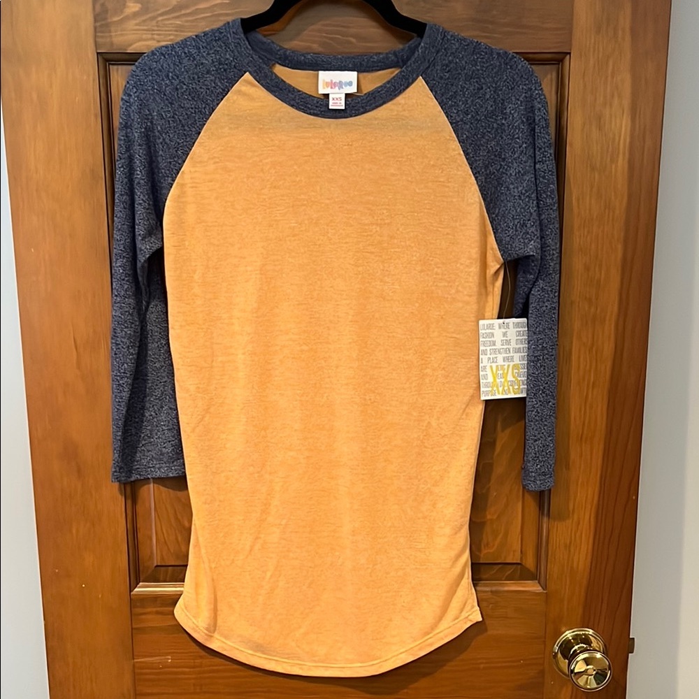 NWT LulaRoe Randy Tee